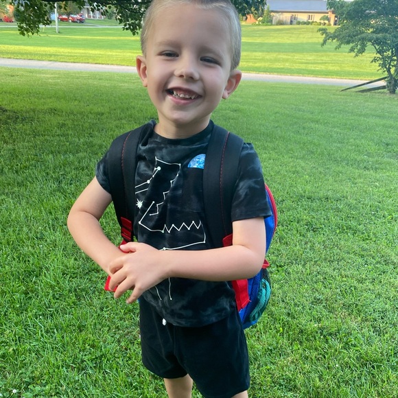 Meet your Posher, Ariel - Picture 3 of 14